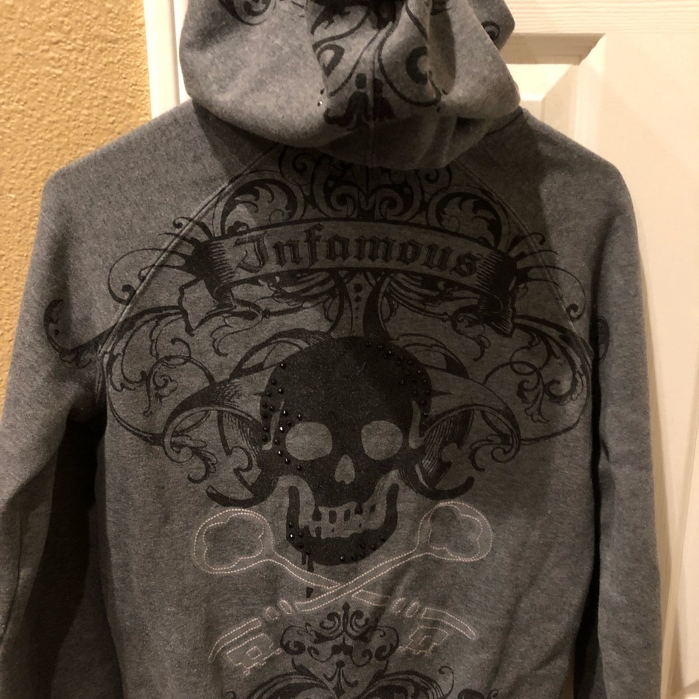 Women’s Infamous Sweat Outfit with Skulls